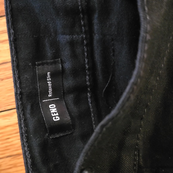 True Religion - Picture 2 of 3